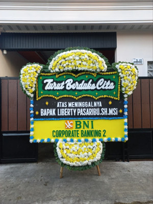 Papan Bunga Duka di Lengkong Kulon