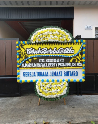 Papan Bunga Duka di Lengkong Kulon