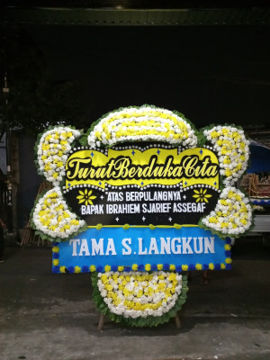 Papan Bunga Duka di Lengkong Kulon